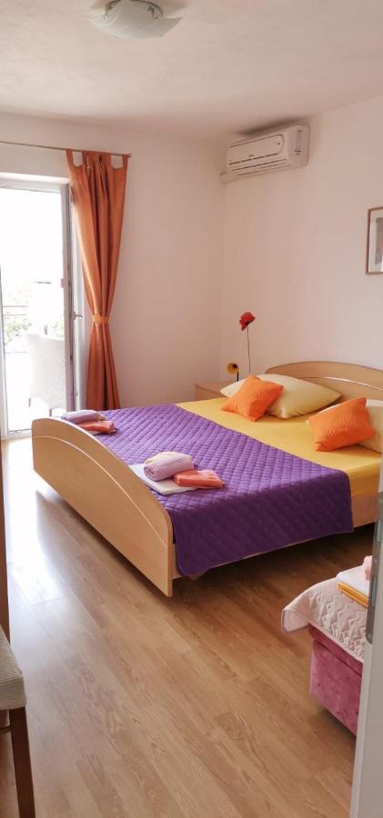 Apartment Mate Baska Voda