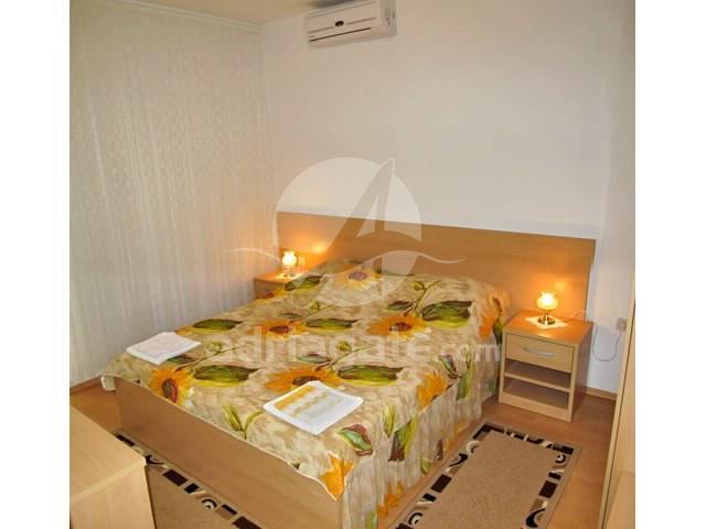Apartment Mate Baska Voda